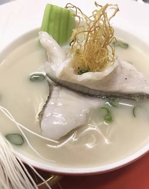 濃魚(yú)湯斑片小刀麺