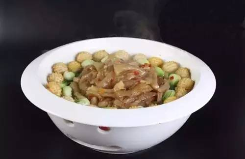 蹄筋煨鮑魚(yú)